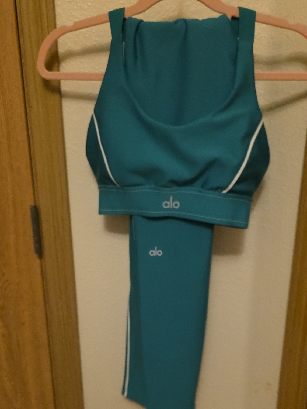 ALO Yoga Spruce Green Sports Bra and Leggings Set